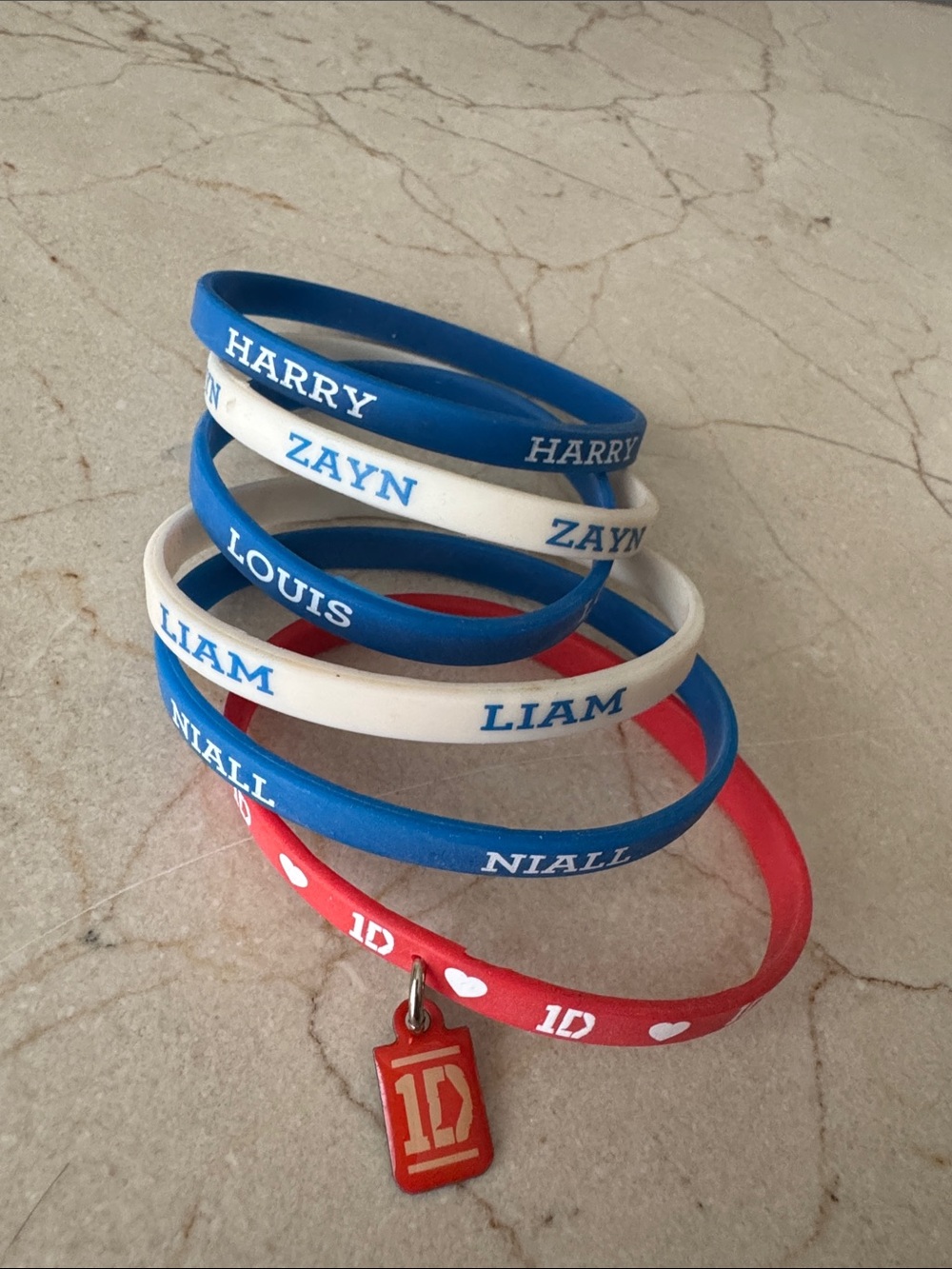 One Direction 1D Silicone Gummy 6 Bracelets Harry Liam Niall Zayn Louis